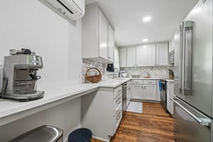 Live Oak St-S1807-020.jpg