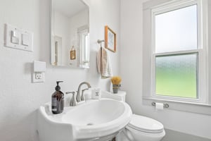 Live Oak St-S1807-027.jpg