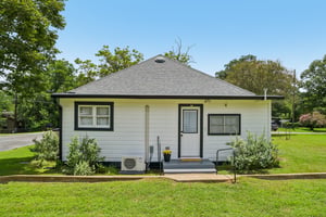 Live Oak St-S1807-036.jpg