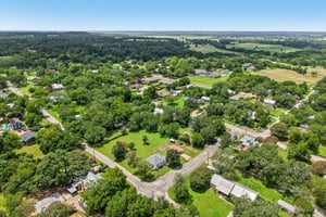 Live Oak St-S1807-043.jpg