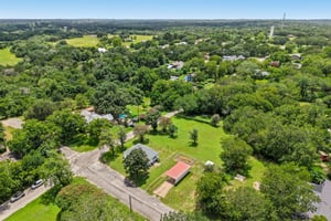 Live Oak St-S1807-047.jpg