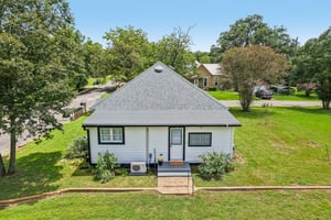 Live Oak St-S1807-055.jpg