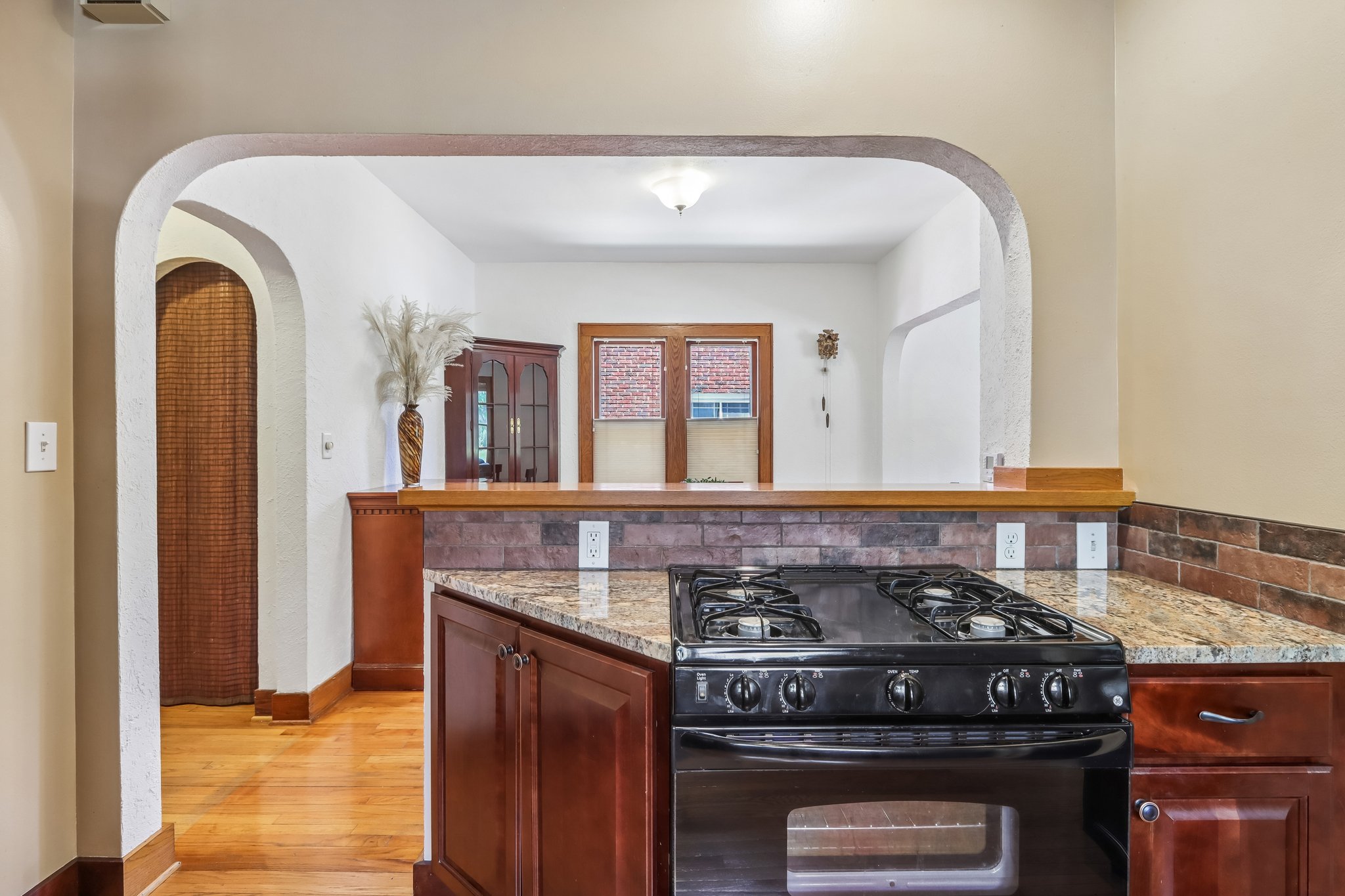 Maple Ave-S1407-018.jpg