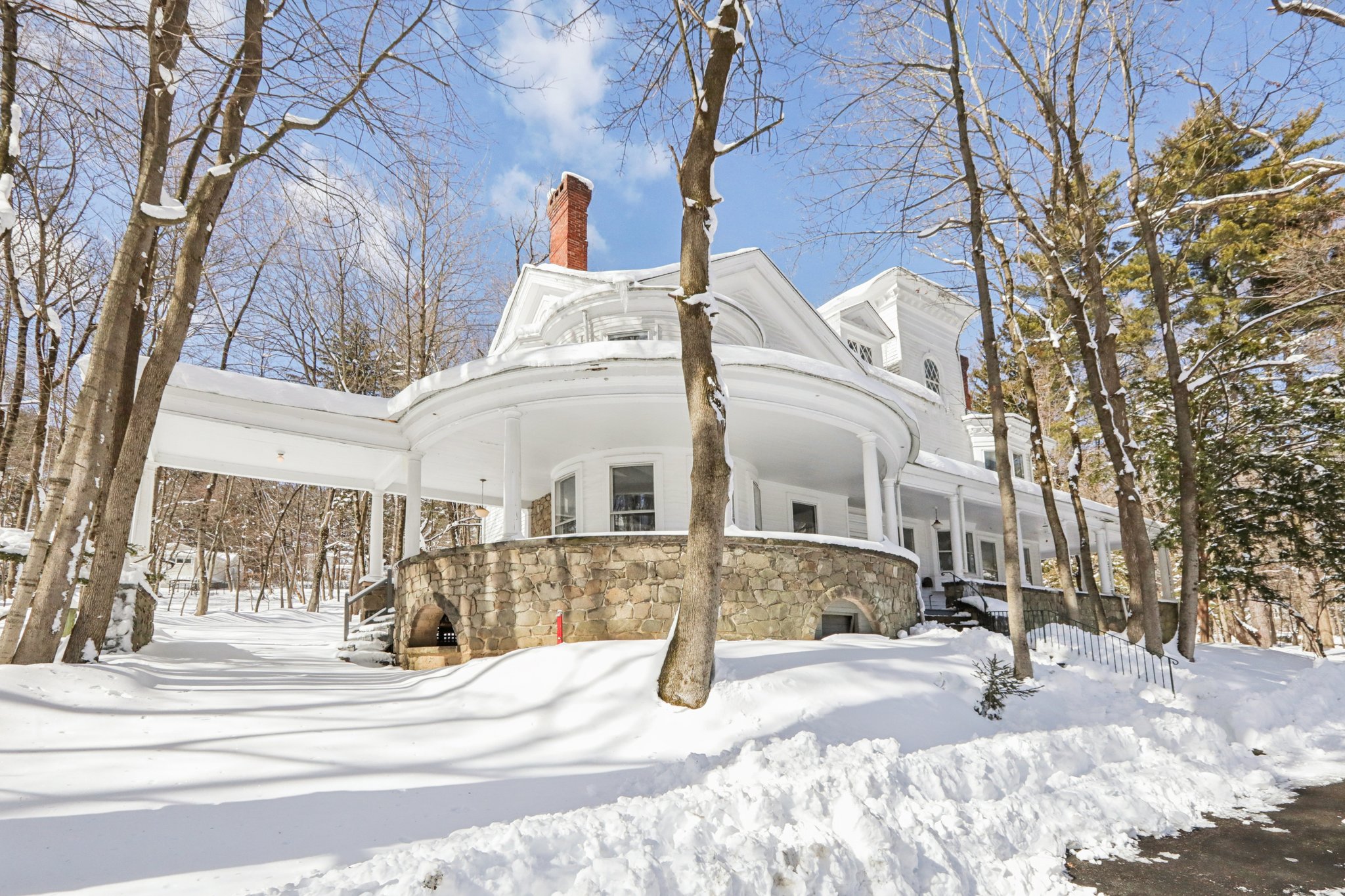 N Broadway-S2602-002.jpg