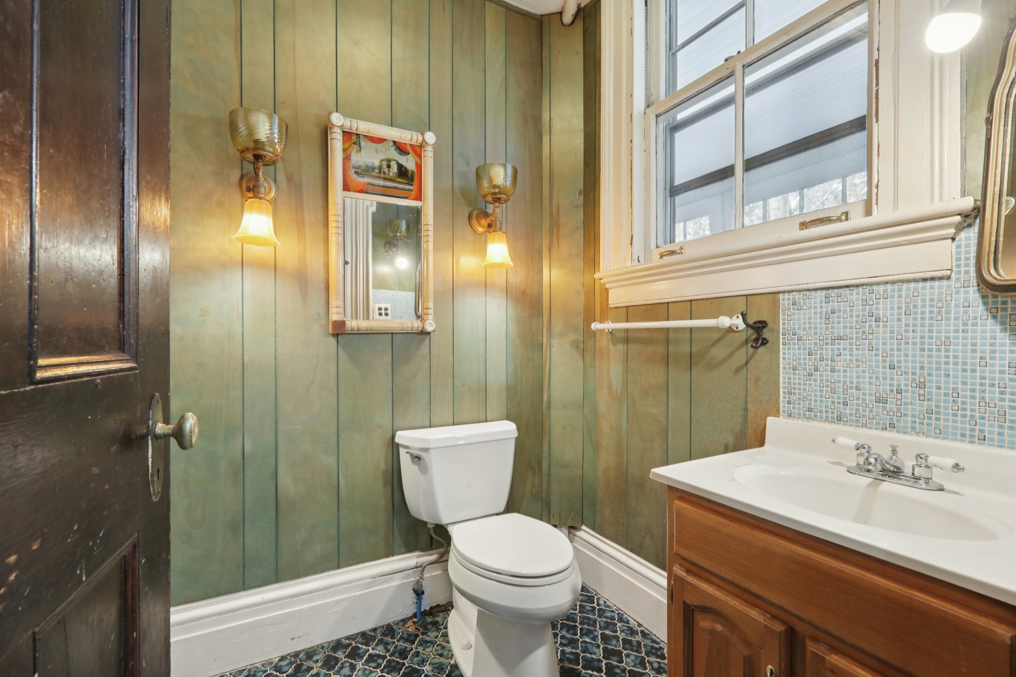 N Broadway-S2602-035.jpg