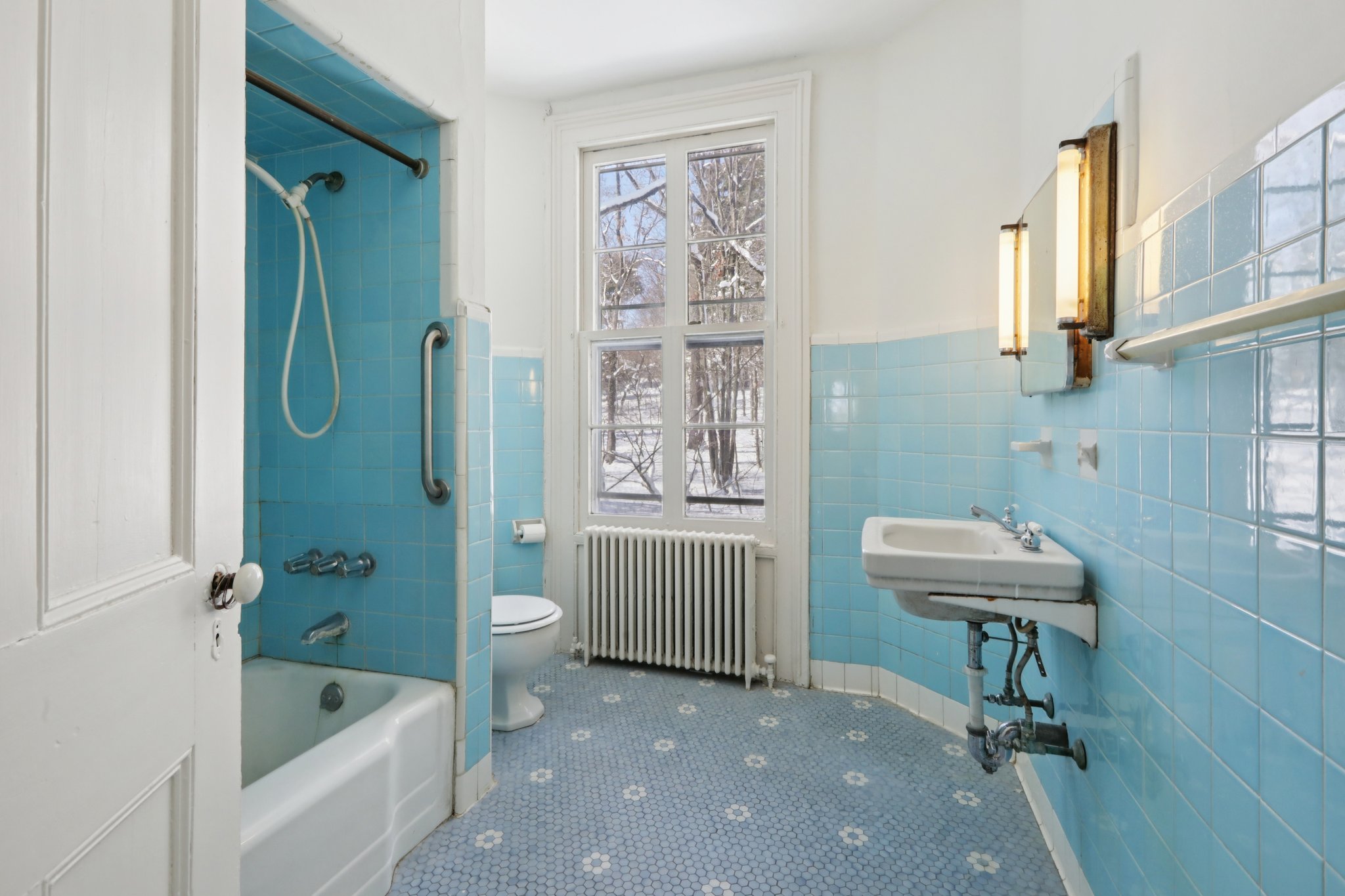 N Broadway-S2602-045.jpg