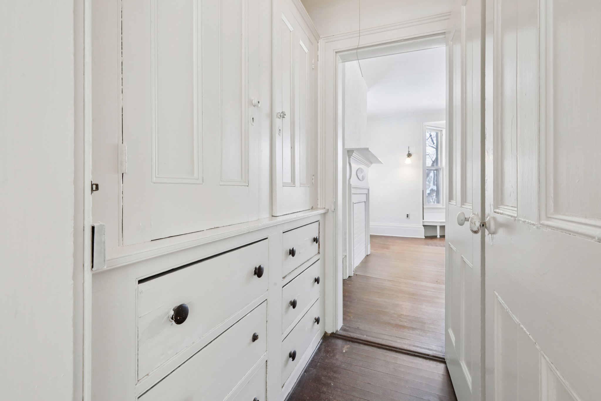 N Broadway-S2602-050.jpg