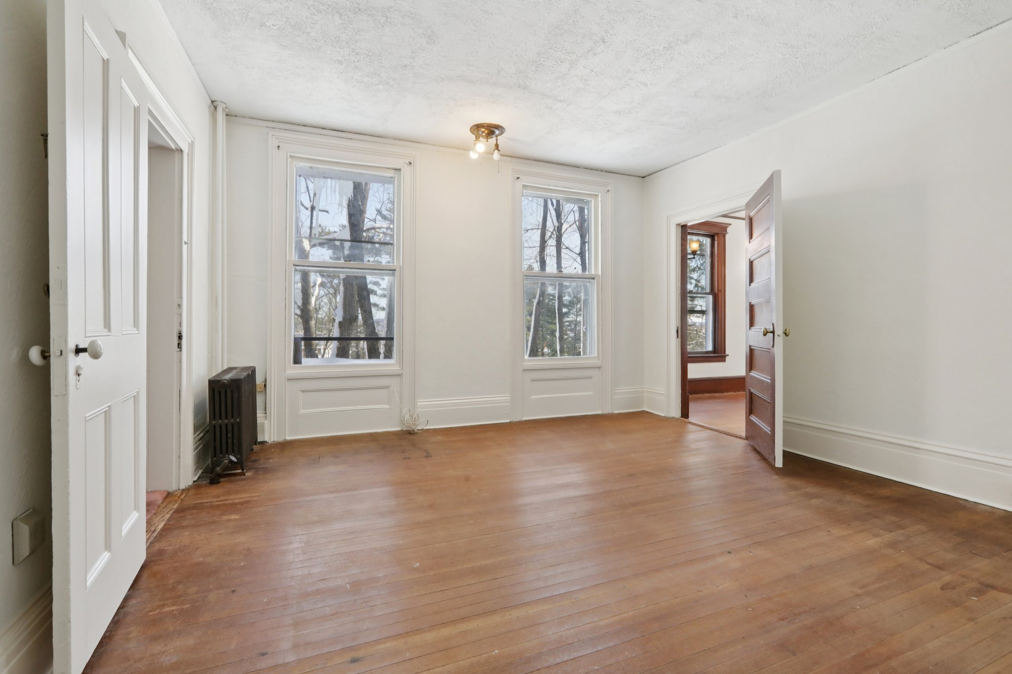 N Broadway-S2602-056.jpg