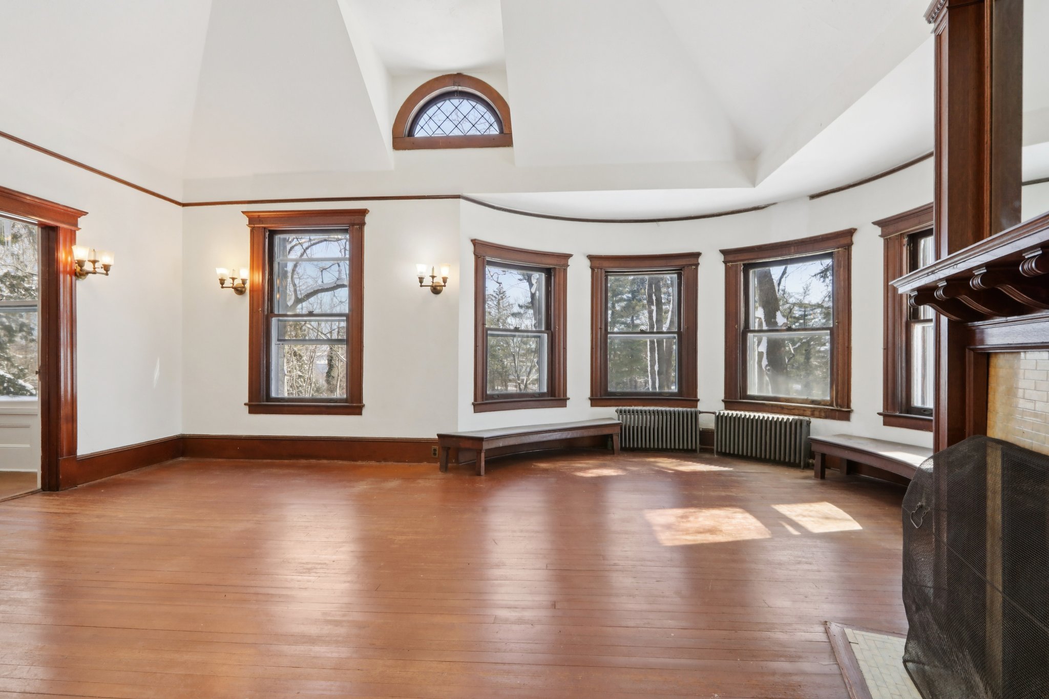 N Broadway-S2602-060.jpg