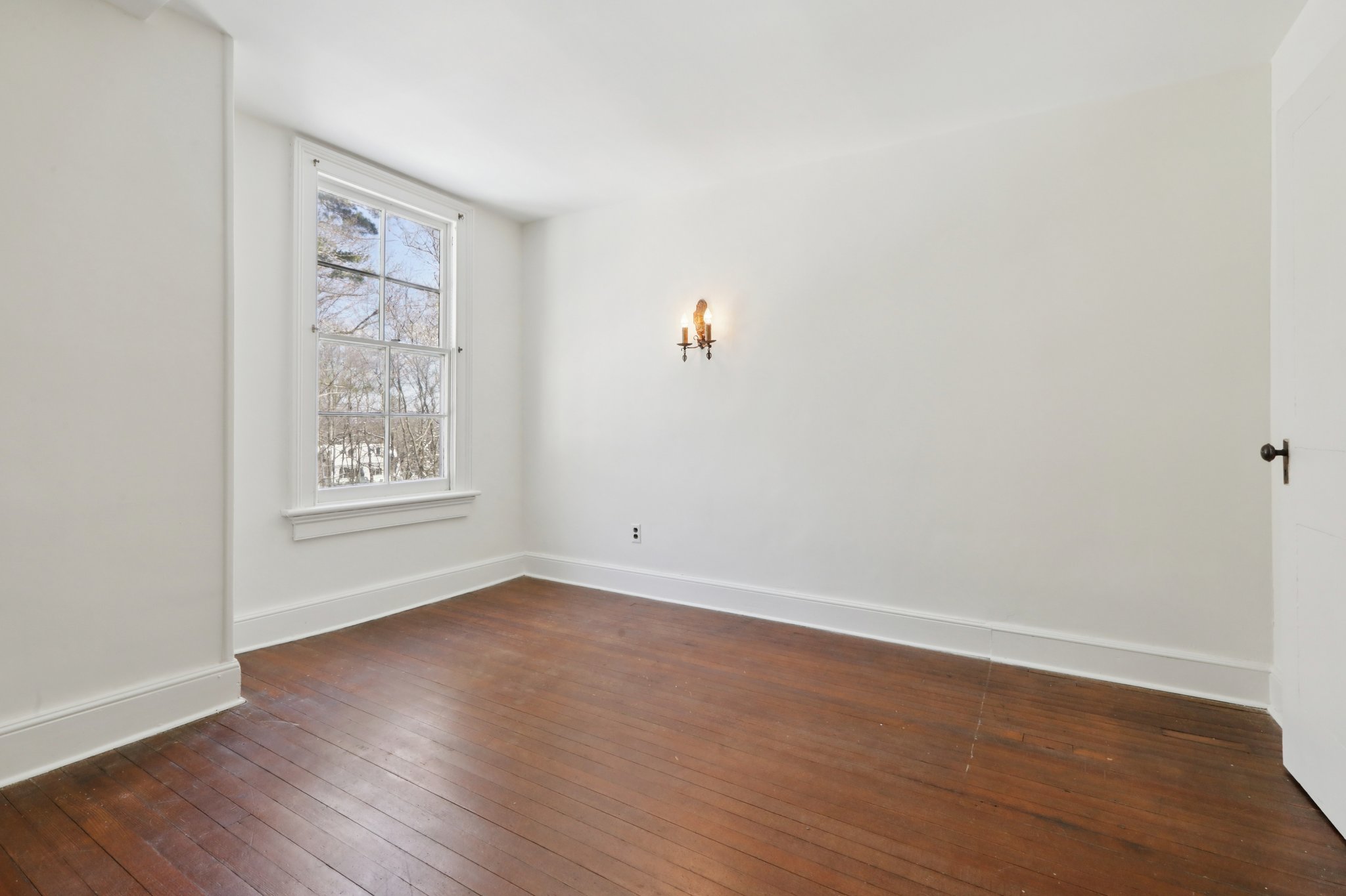 N Broadway-S2602-072.jpg