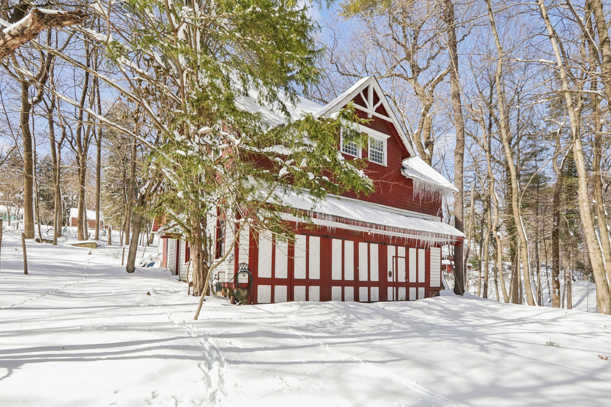 N Broadway-S2602-085.jpg