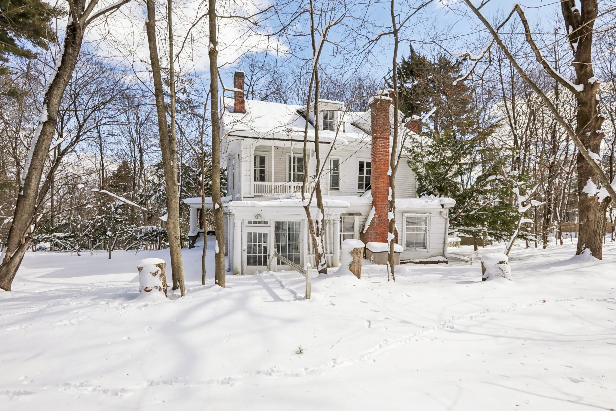 N Broadway-S2602-087.jpg