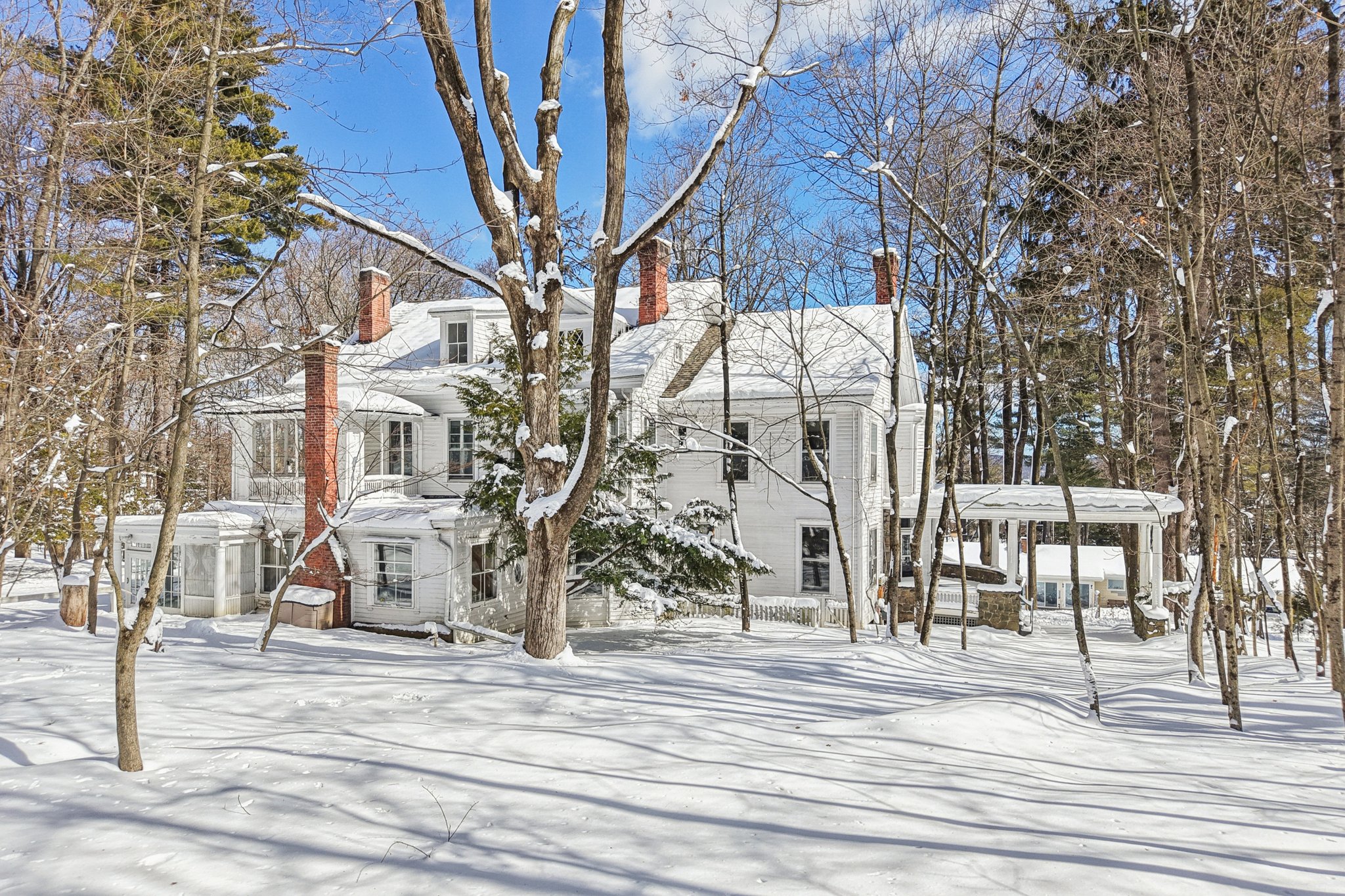 N Broadway-S2602-105.jpg