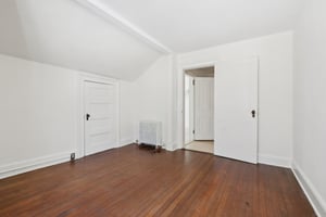 N Broadway-S2602-070.jpg