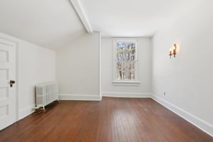 N Broadway-S2602-071.jpg