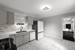 406 N Park Dr, Glenwood, IL 60425_006