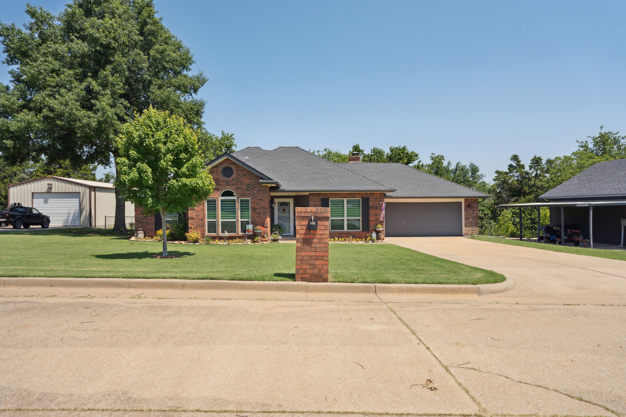 406 Stonegate Dr_004.jpg