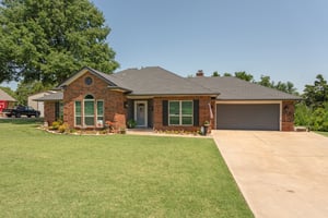 406 Stonegate Dr_005.jpg