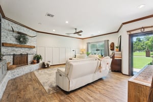 406 Stonegate Dr_007.jpg