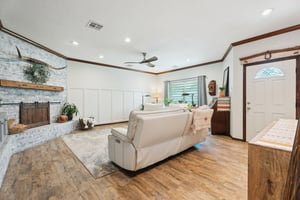 406 Stonegate Dr_008.jpg