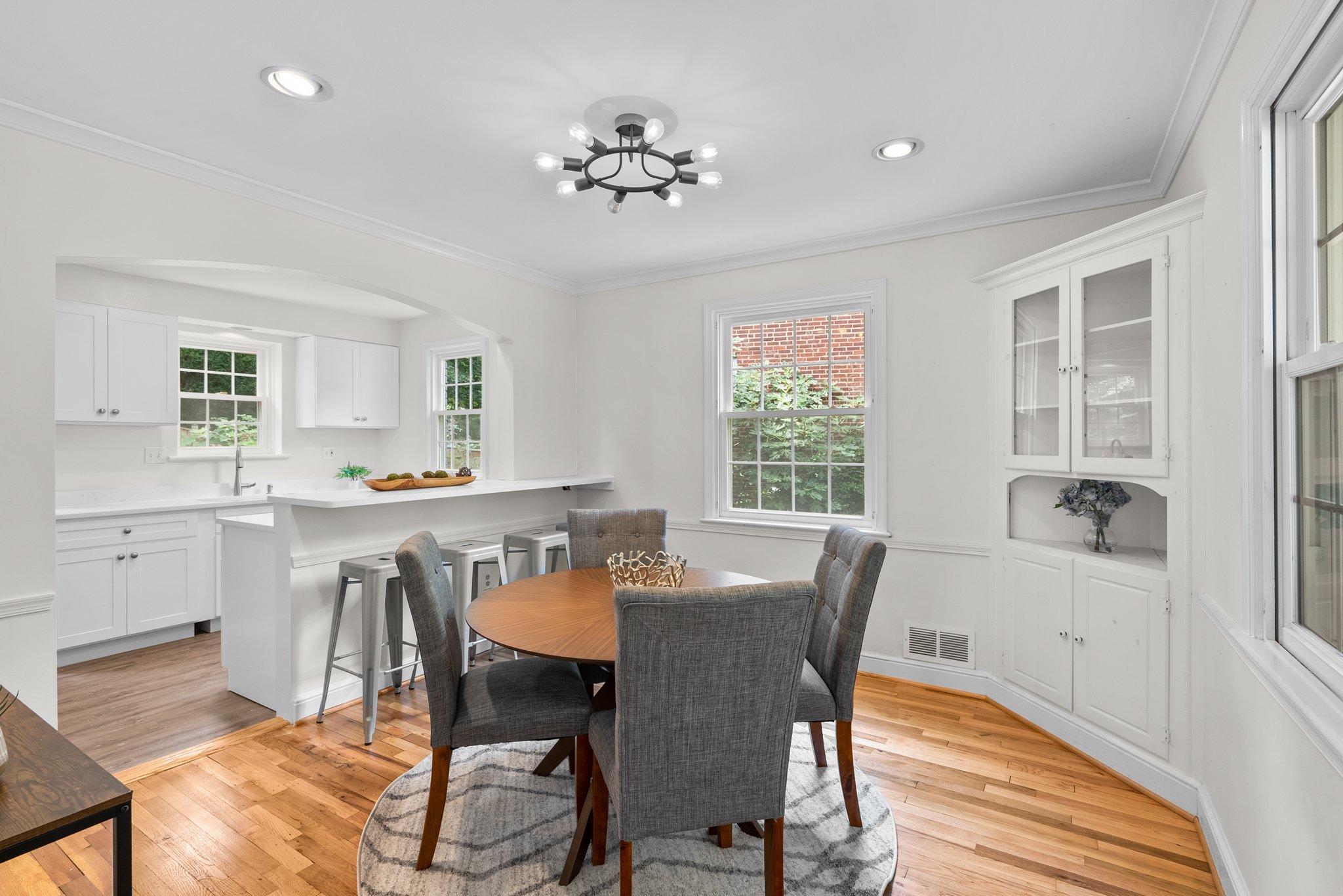 18. 406 Williamsburg Dr.jpg