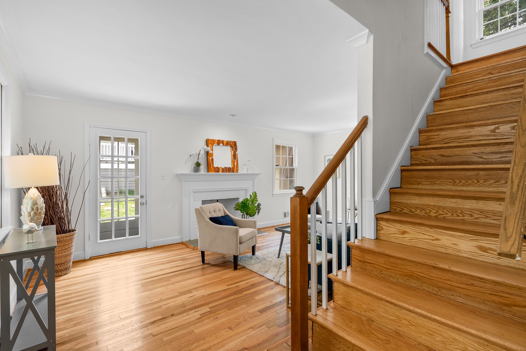 12. 406 Williamsburg Dr.jpg