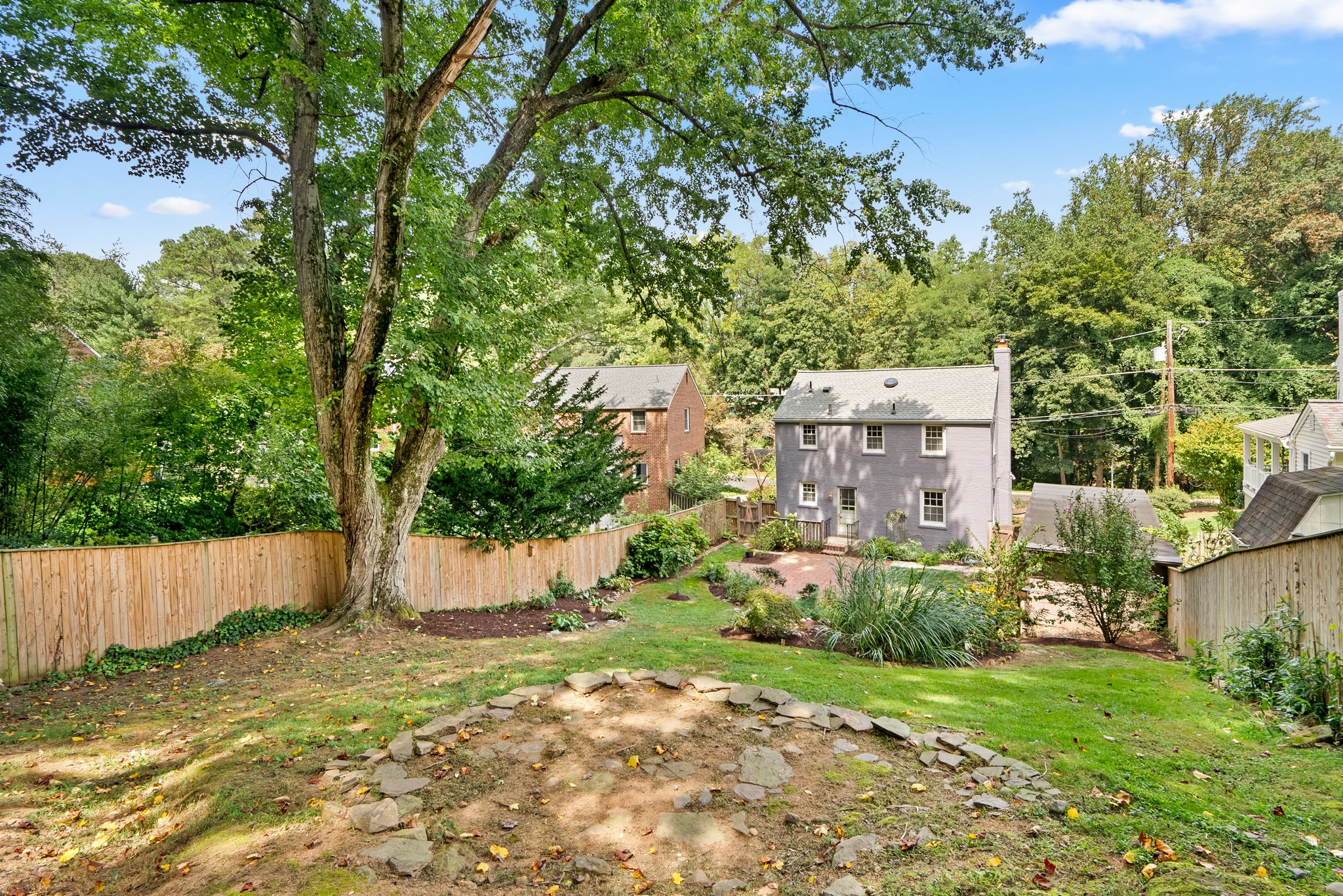 48. 406 Williamsburg Dr.jpg