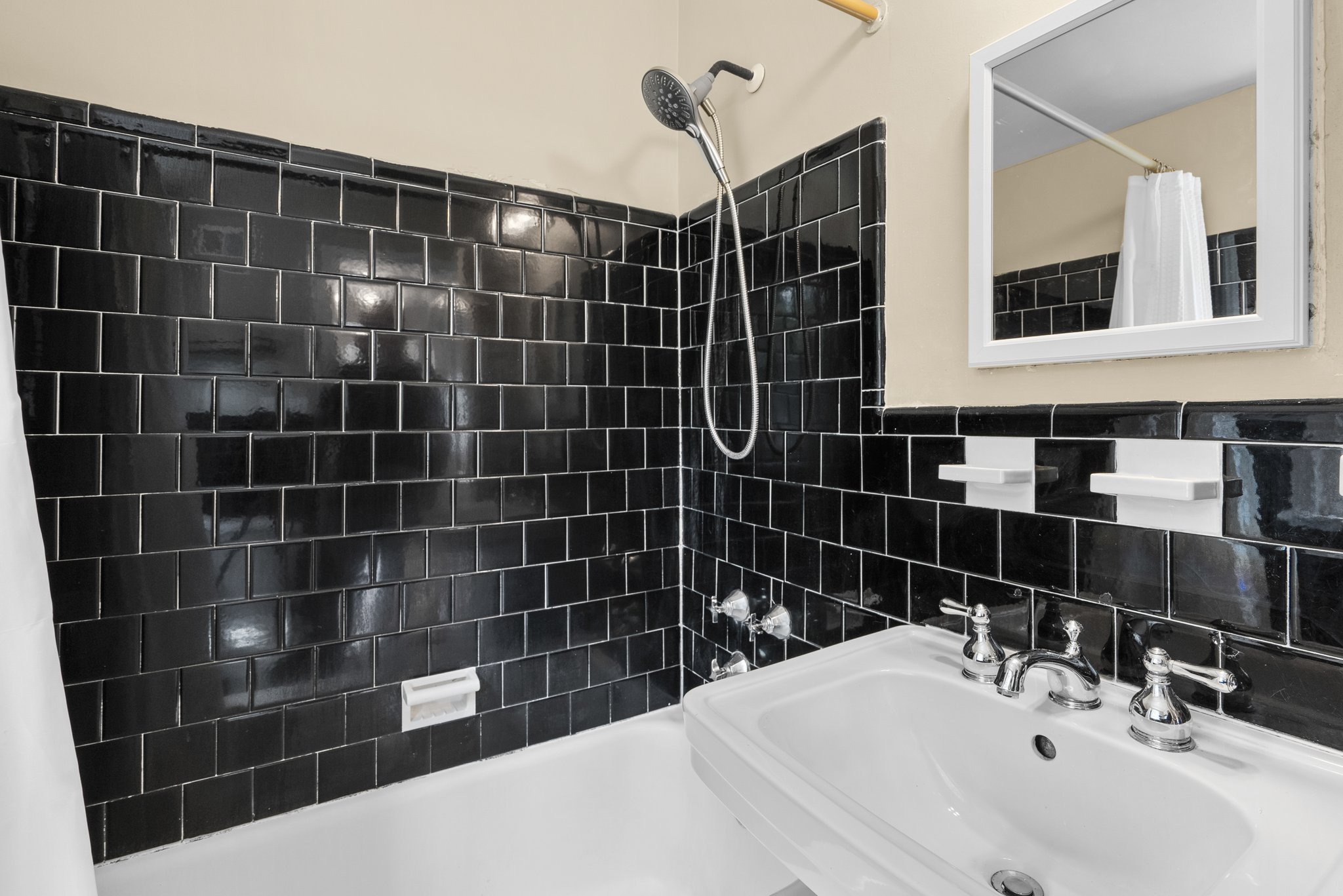 24. 406 Williamsburg Dr.jpg