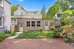 44. 406 Williamsburg Dr.jpg