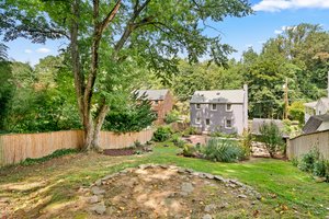 48. 406 Williamsburg Dr.jpg