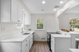 20. 406 Williamsburg Dr.jpg