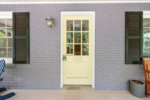 06. 406 Williamsburg Dr.jpg