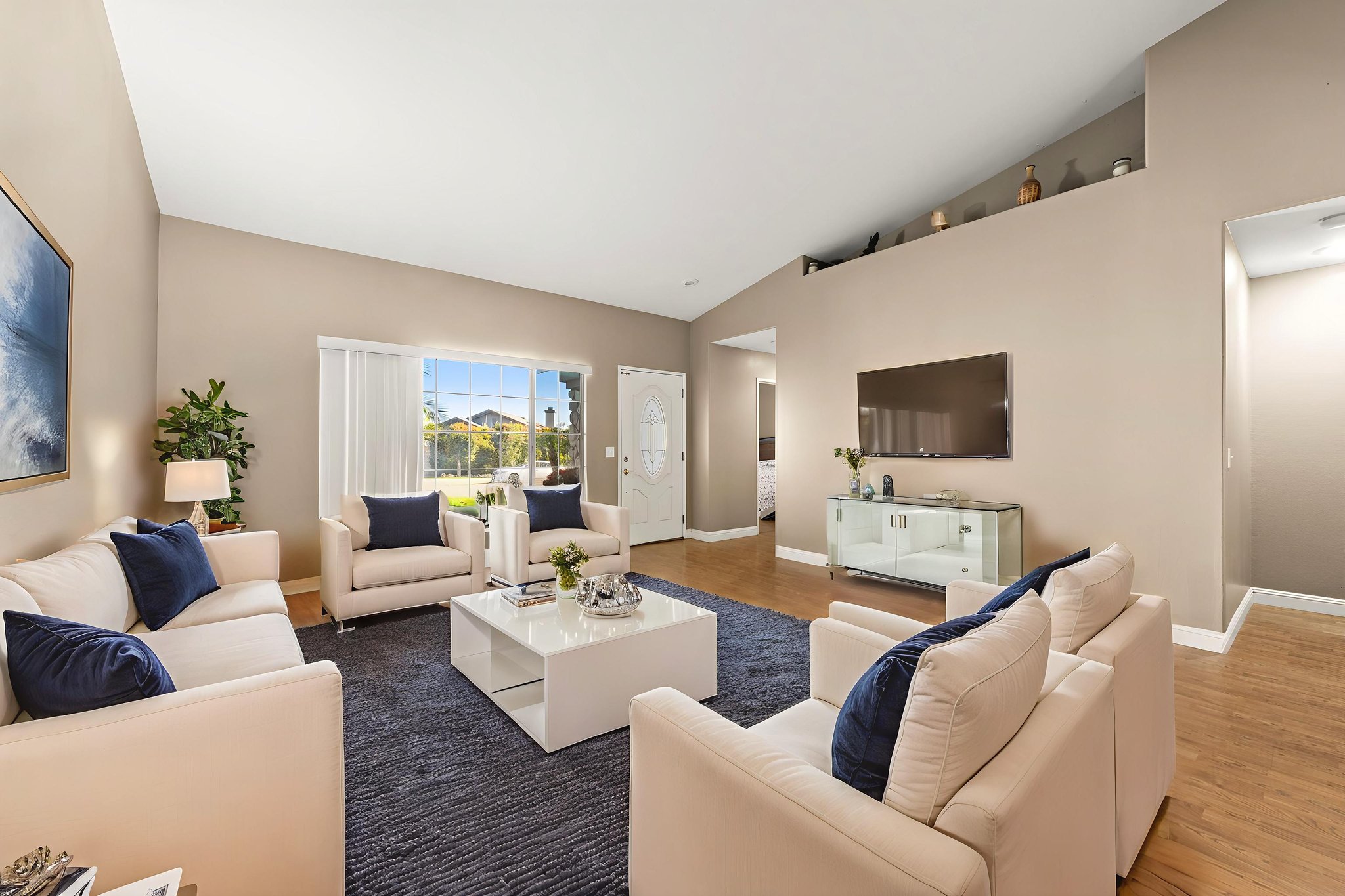 087A4695 virtually staged.jpeg