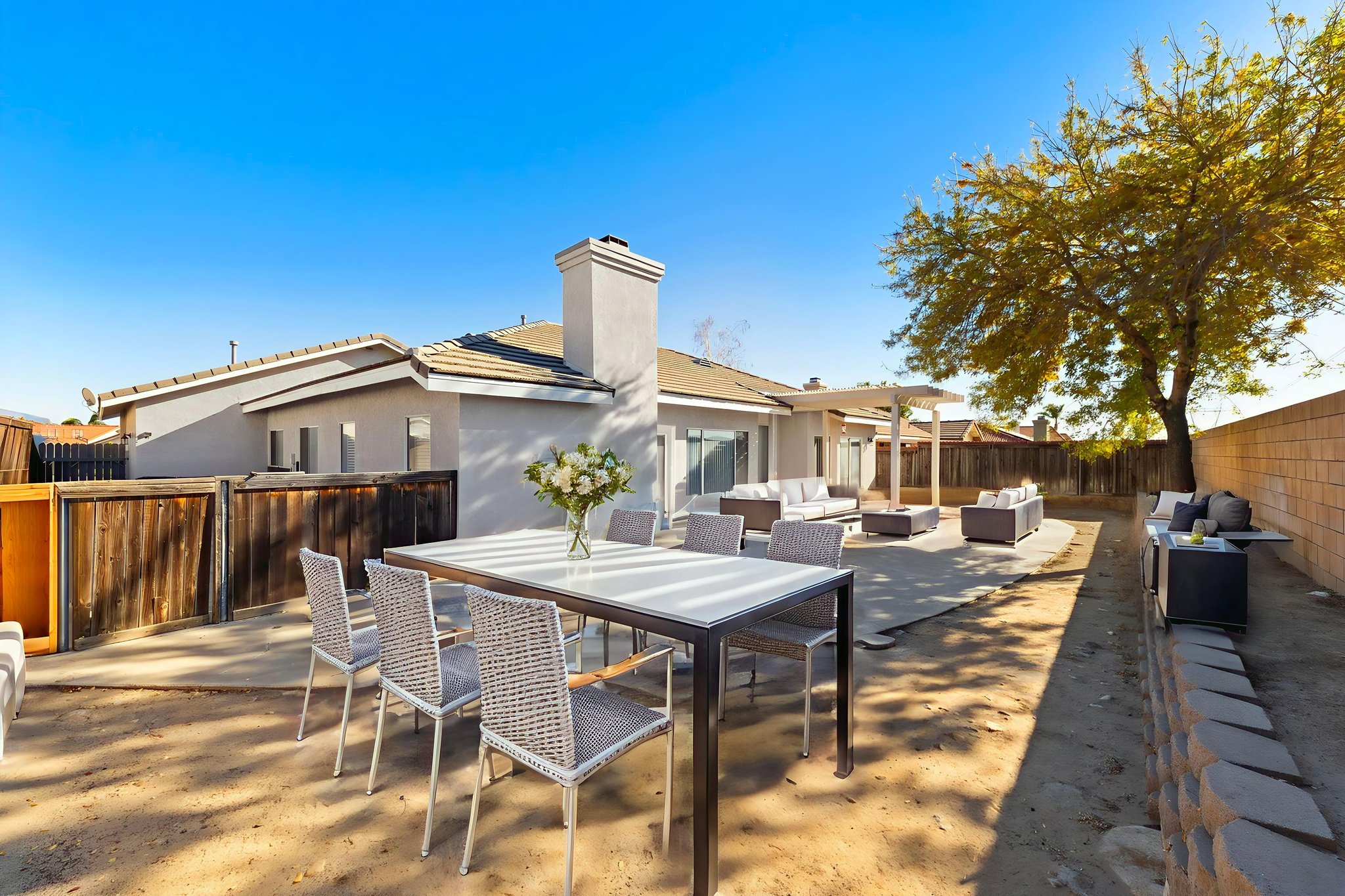 087A4883 virtually staged.jpeg