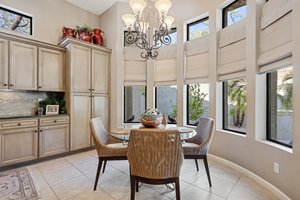 Kitchen Dining Area