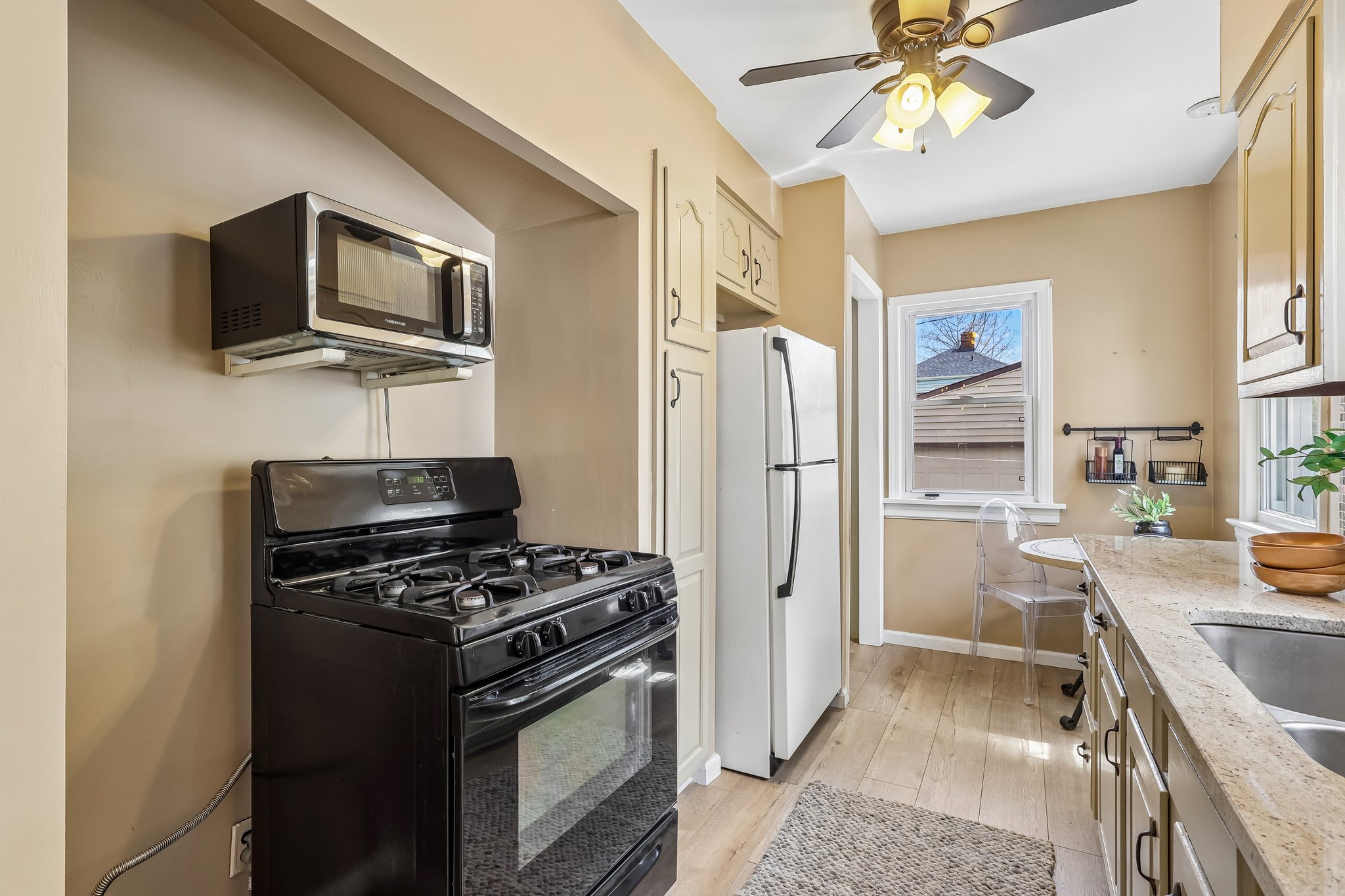 W 161st St-S2904-015.jpg