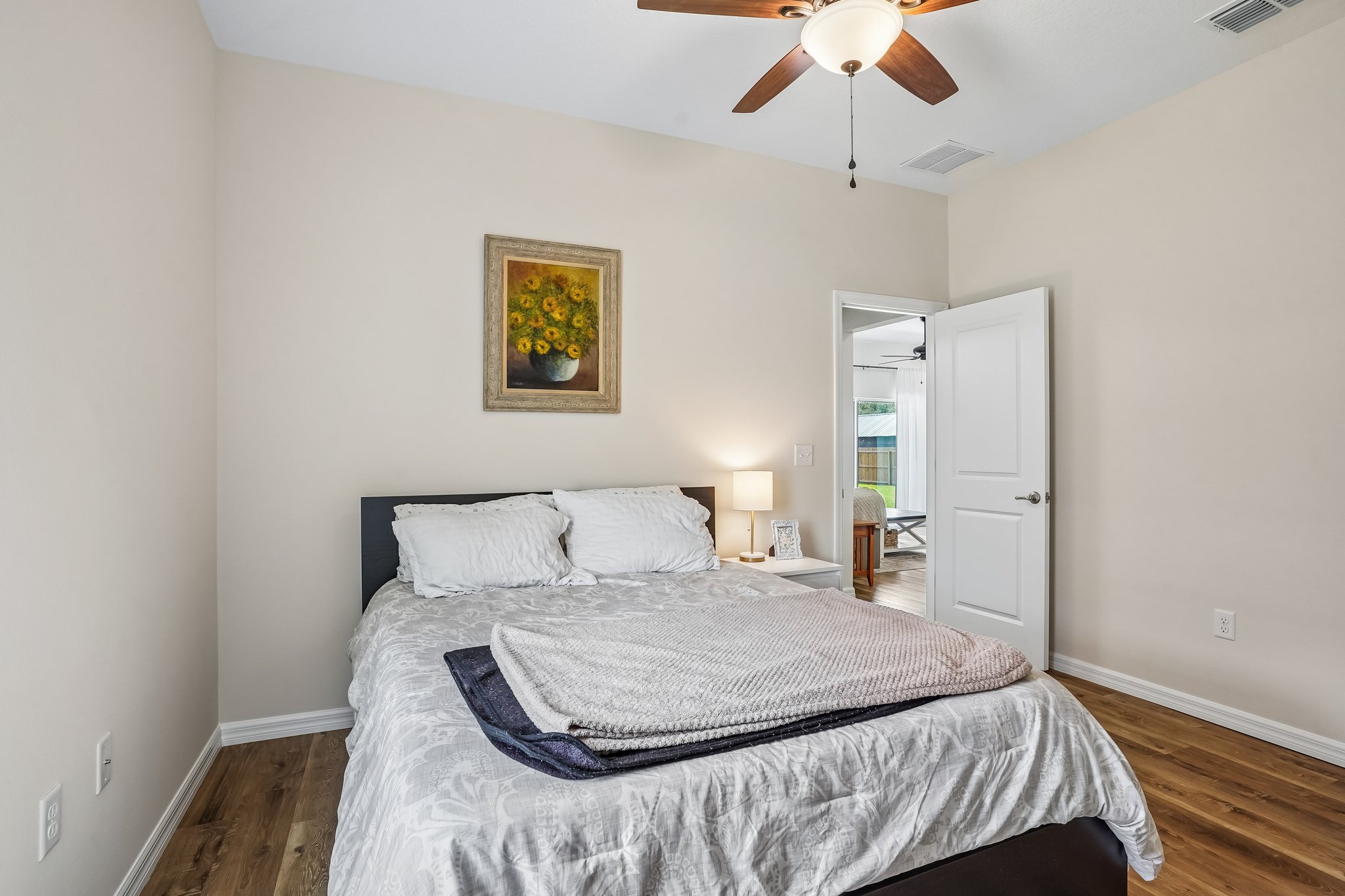 E 9th Ave-S2208-024.jpg