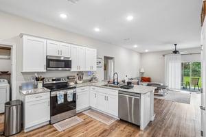 E 9th Ave-S2208-012.jpg