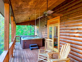 Back Porch w/ Hot Tub - Sunset Mountain View