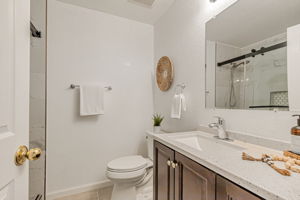  Photo 49