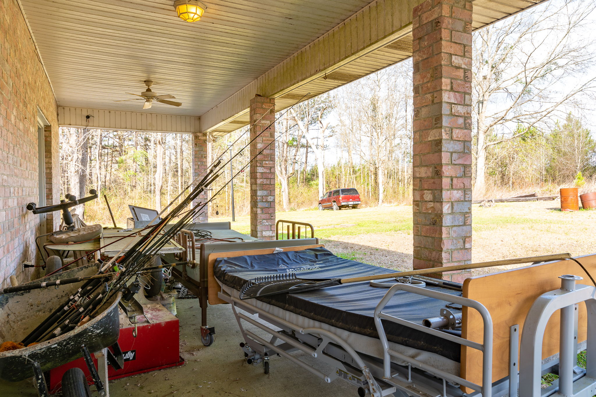 3  Exterior (1 of 5)