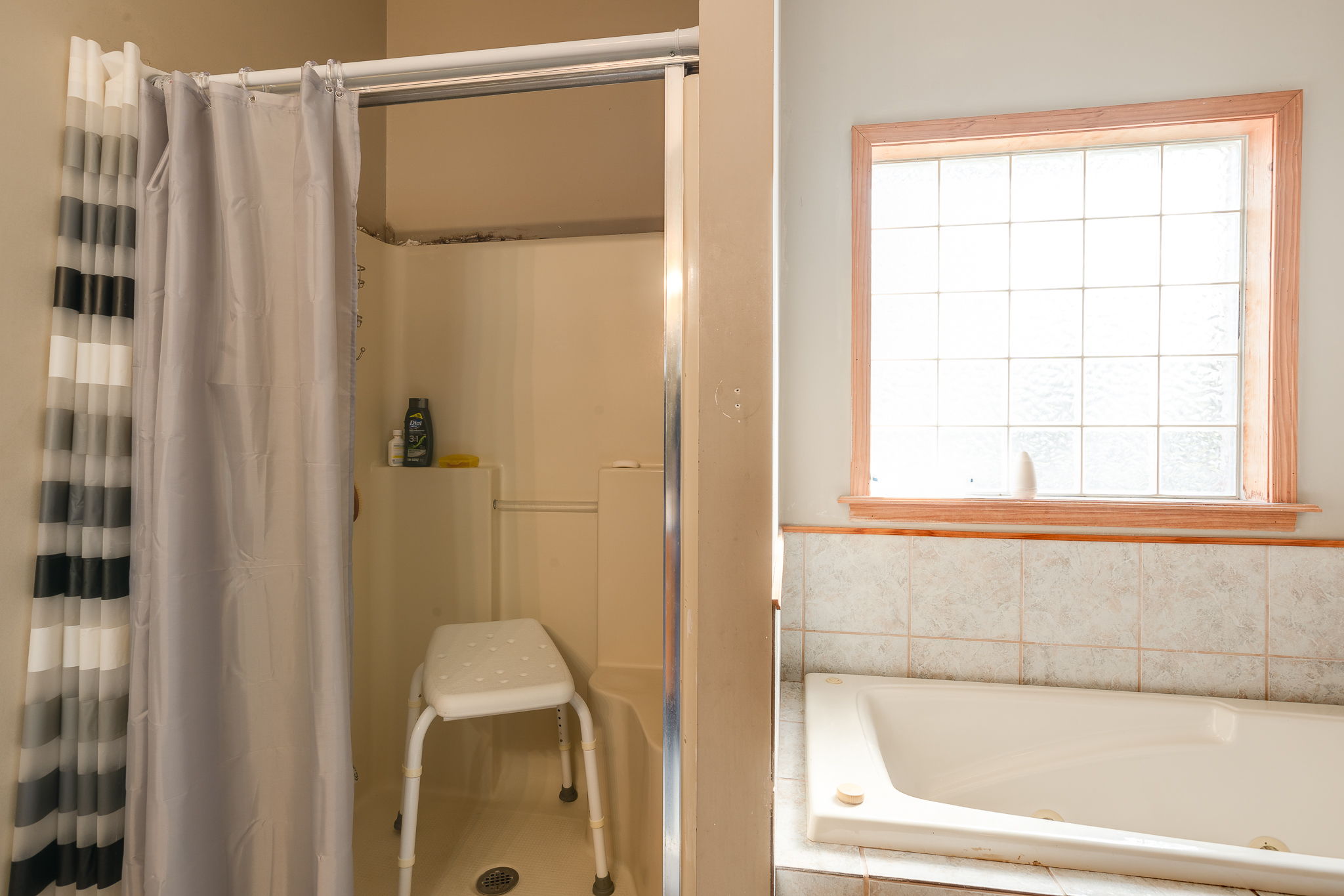 2 (15 of 20) Master Bathroom