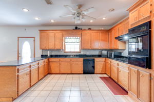 2 (10 of 20) Kitchen