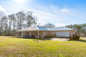 3  Exterior (2 of 5)