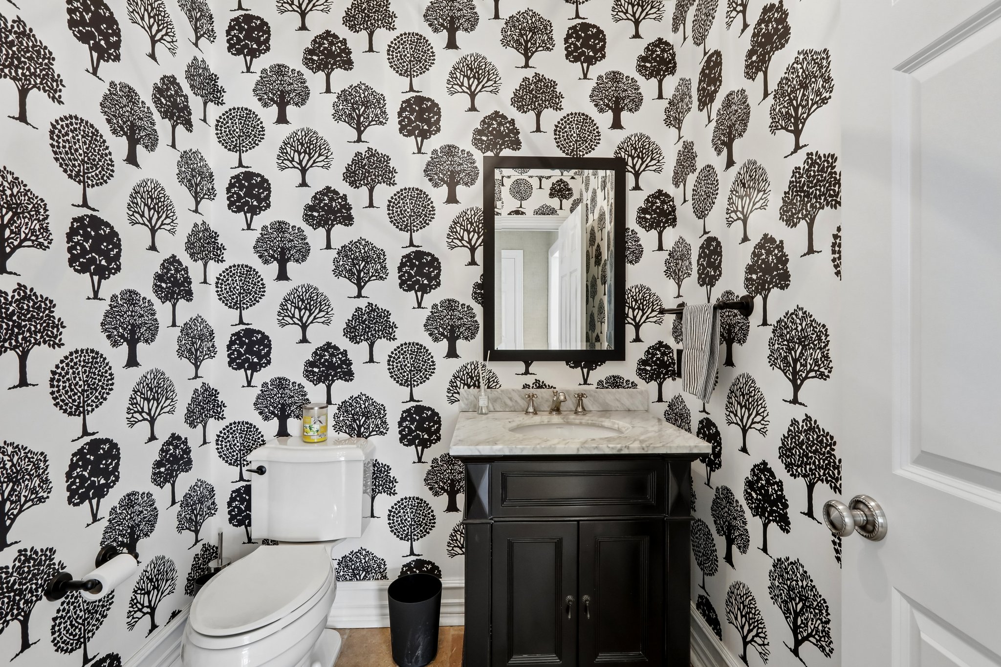 Drury Ln-S2204-041.jpg