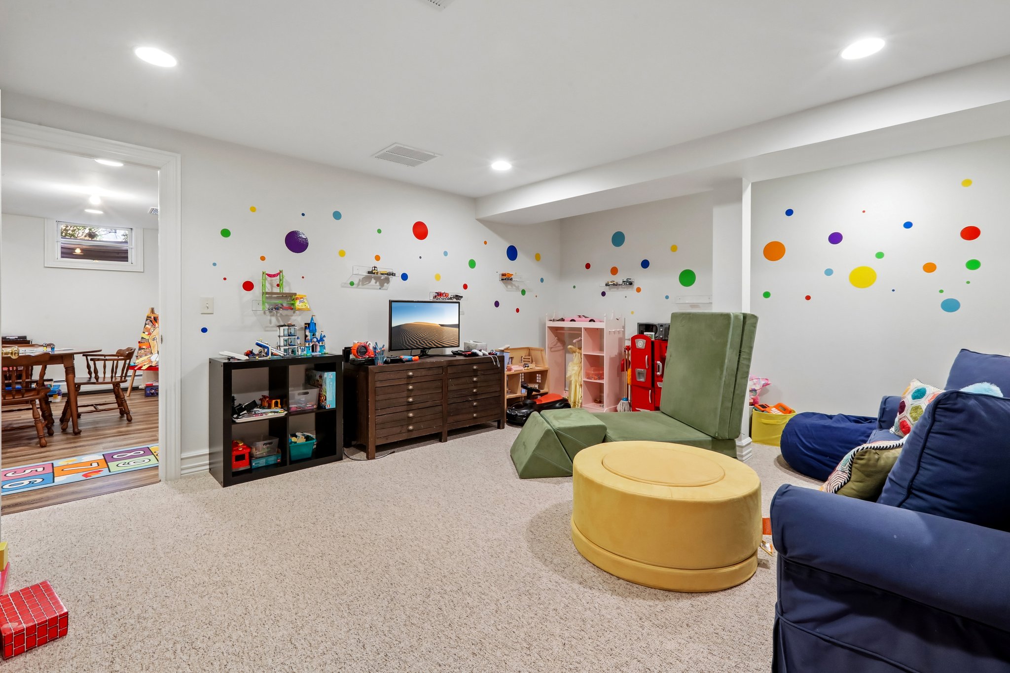 Drury Ln-S2204-074.jpg