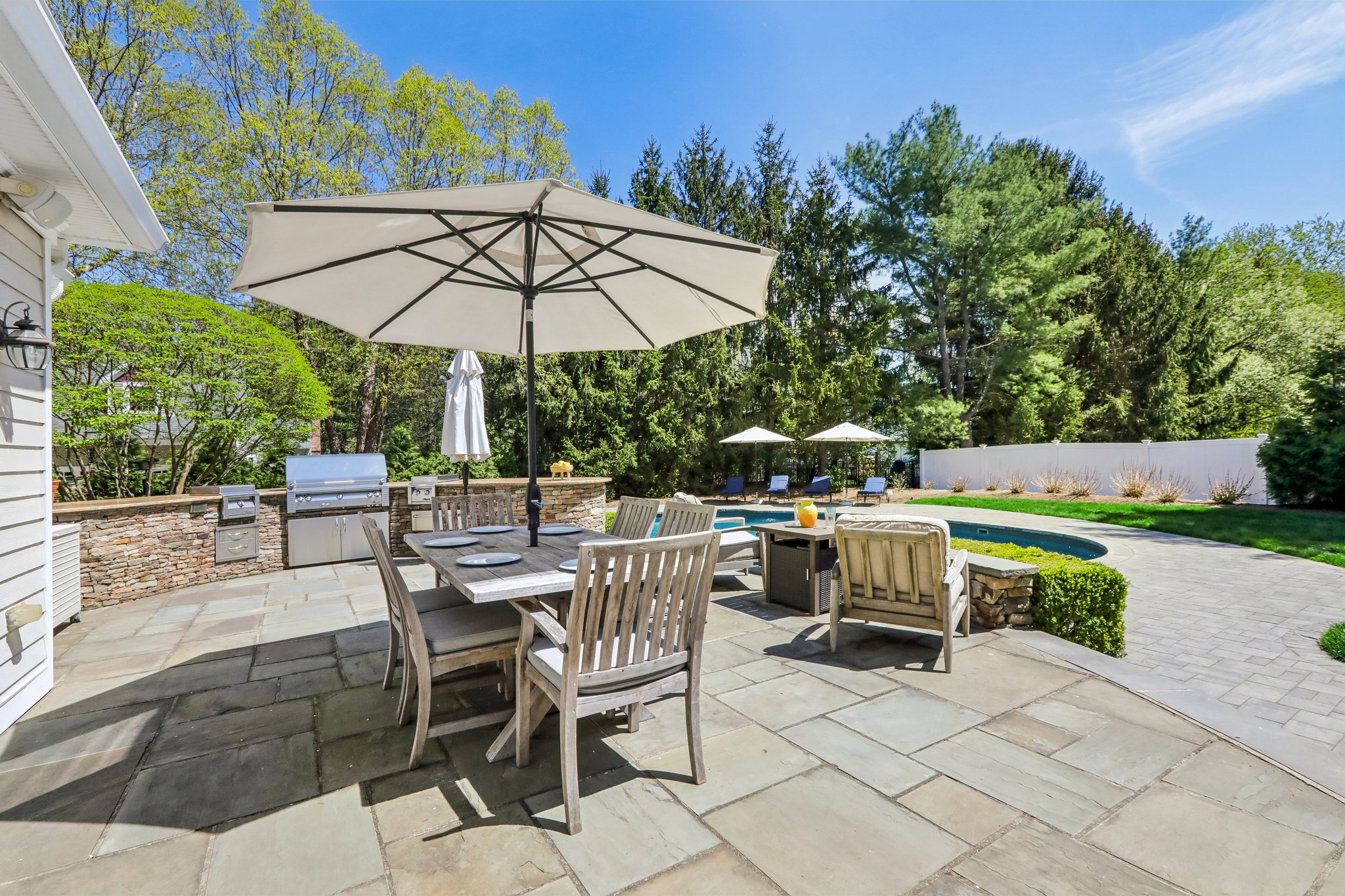 Drury Ln-S2204-081.jpg