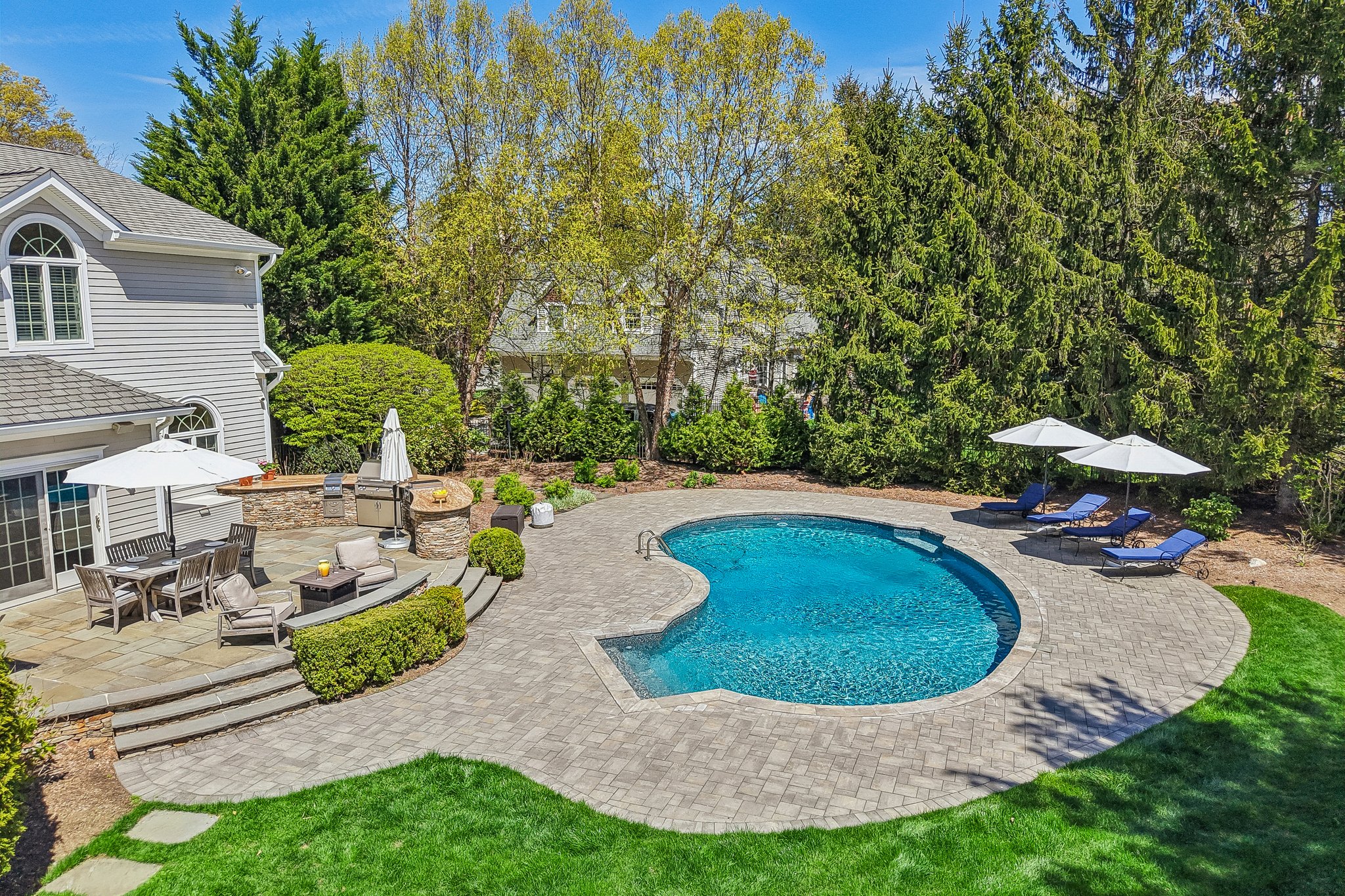 Drury Ln-S2204-110.jpg