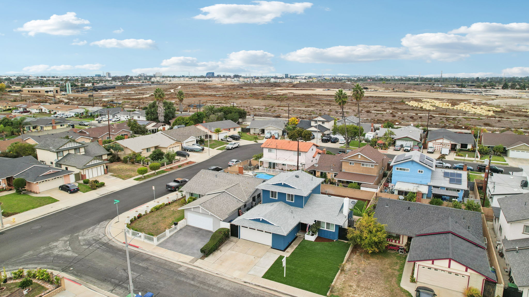 E 211th St-S0611-025