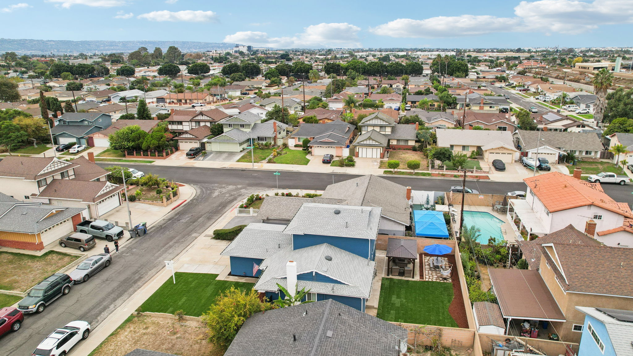 E 211th St-S0611-028
